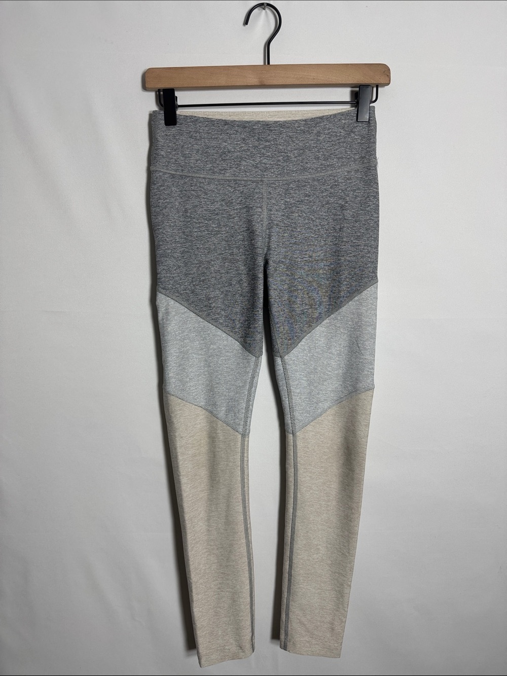 WAP107 {Outdoor Voices} Gray Tan Colorblock Mid Rise 7/8 Yoga Leggings Pants